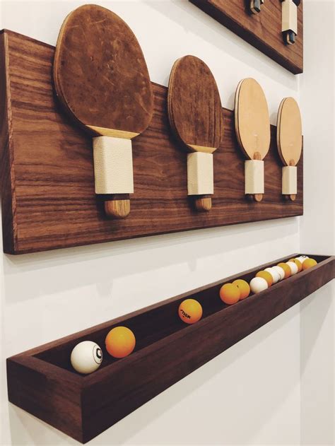 Ping Pong Paddle and Balls Holder made in Walnut | Pingisbord, Interiör, Spelrum