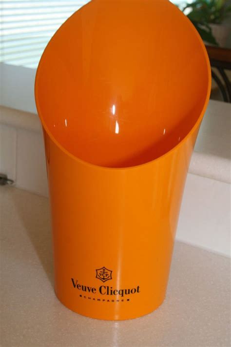 CHAMPAGNE VEUVE CLICQUOT PONSARDIN ICE BUCKET VASQUE - ORANGE | Veuve clicquot, Ice bucket, Orange
