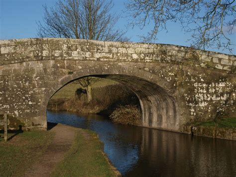 Bridge number 134 Lancaster Canal © Steve Houldsworth cc-by-sa/2.0 :: Geograph Britain and Ireland