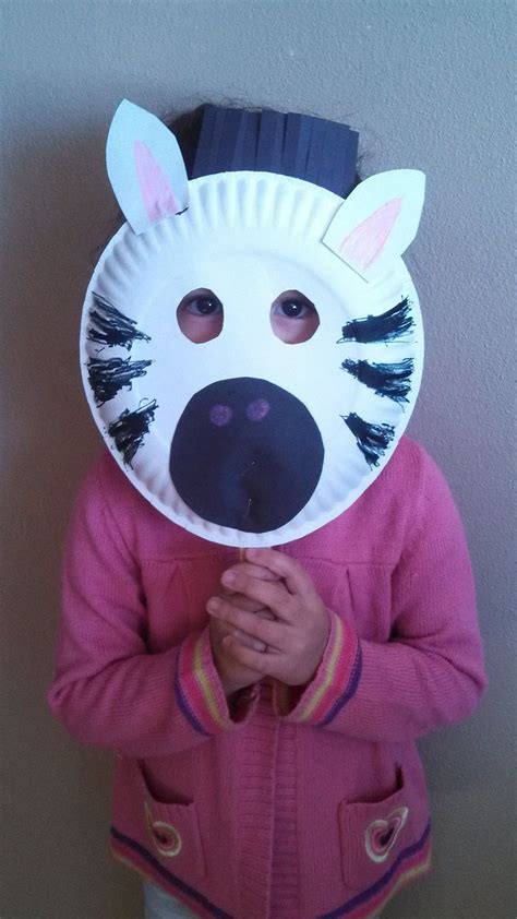 momonthemove35.com | Zoo crafts, Africa craft, Zebra mask