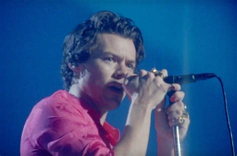 Go Behind the Scenes With Harry Styles in Intimate ‘Fine Line Live’ Short Film: Watch - Street ...