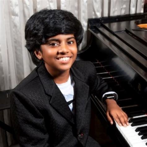 9 Youngest Pianists in the World - Oldest.org