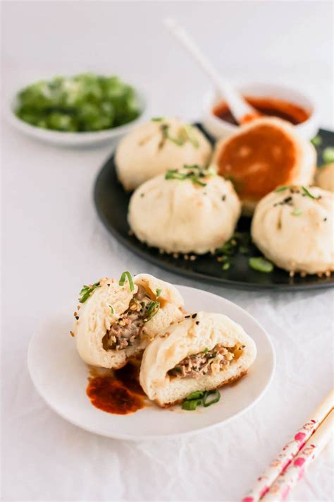 Sheng Jian Bao 生煎包 (Chinese Pan-Fried Pork Buns) | Sift & Simmer | Recept