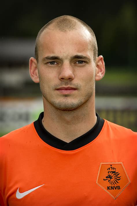 Wesley Sneijder | Sport inspiration, Sports hero, Latest sports