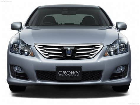 Toyota Crown Hybrid photos - PhotoGallery with 8 pics| CarsBase.com
