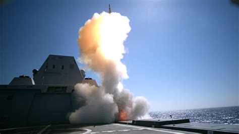 USS Zumwalt Successfully Completes First Standard Missile Shot > United States Navy > display ...