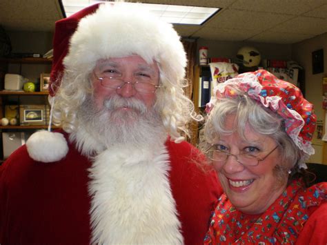 Mr. and Mrs. S. Claus Invite Children to Tea at Boscobel