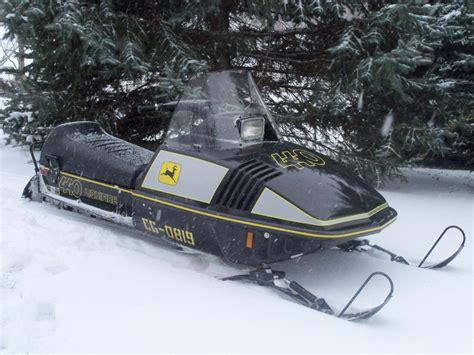 Vintage Deere Snowmobiles - Farm Collector