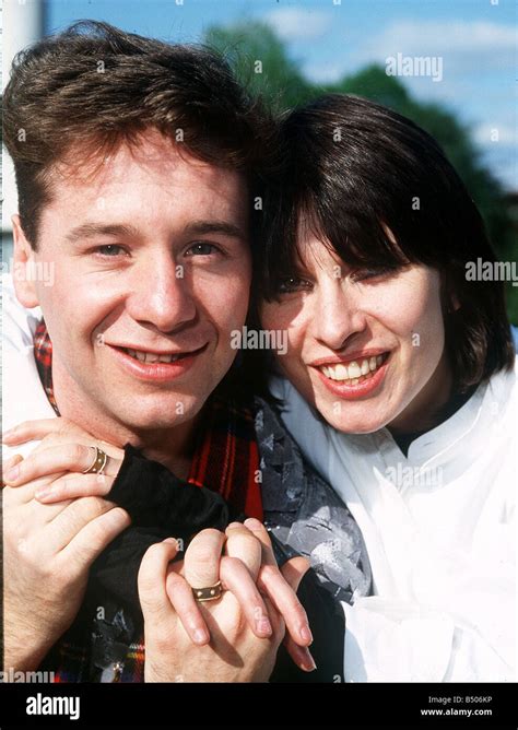 Chanteur du groupe pop Simple Minds, Jim Kerr avec femme chanteuse ...