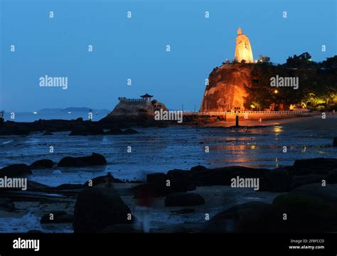 Statue of Koxinga on Gulangyu island Stock Photo - Alamy