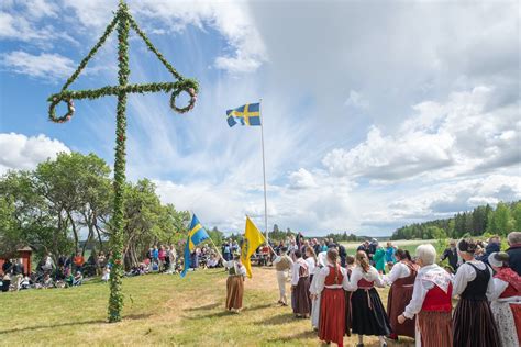 What Is Midsummer, How Is It Celebrated