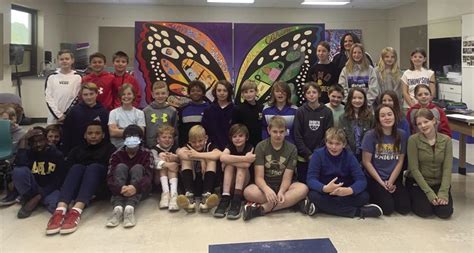 STMA Middle School West students create mural | Local News | hometownsource.com