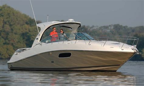 Sea Ray 370 Sundancer | Power Boating Canada