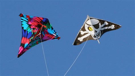 Kite Fight! - Armed Kites Battle to the Death