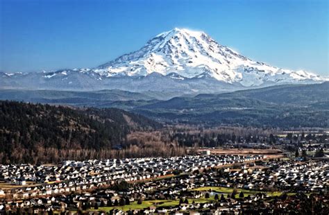 Why Washington's Rainier is One of the Most Dangerous Volcanoes in the United States | Discover ...