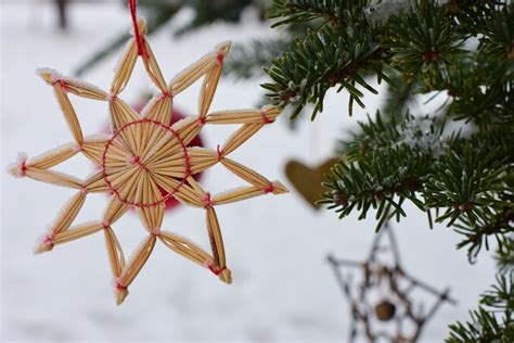 Yule, the winter solstice, is a great time to decorate! Make these easy ...