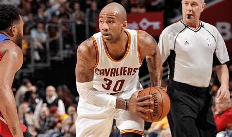 Report: Cavaliers release shooting guard Dahntay Jones