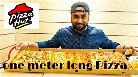 One meter long huge Pizza 🍕|| Super limo || Pizza Hut Dubai - YouTube