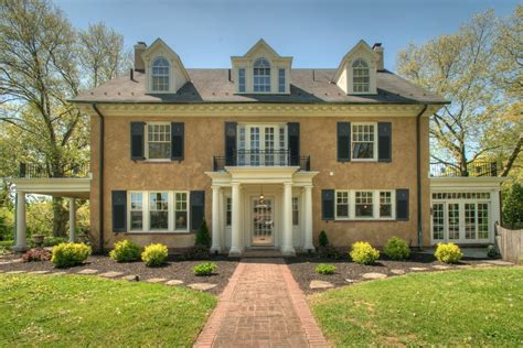 Taylor Swift's Childhood Home In Pennsylvania Is The One House She Should Buy (PHOTOS) | HuffPost