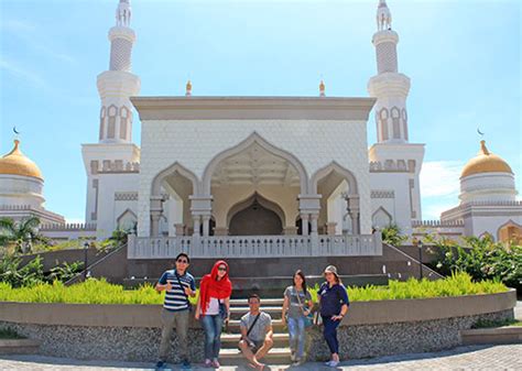 A Visit to the Grand Mosque of Cotabato - Freedom Wall