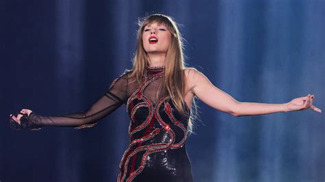 Taylor Swift Met With Elaborate Tributes In Every City On 'Eras Tour' | iHeart