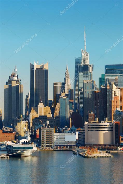 URBAN CITY SKYLINE, NEW YORK CITY — Stock Photo © rabbit75_dep #4026028