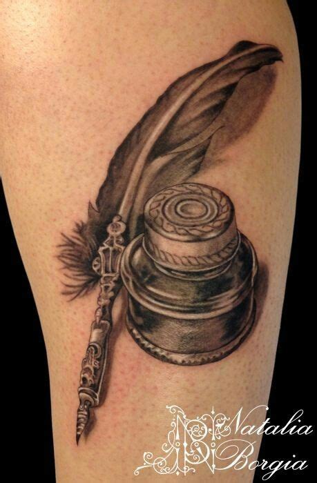 Tatouage encrier et plume. | Quill tattoo, Feather tattoos, Ink tattoo