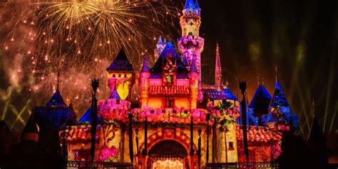 Disneyland Hosts Final Fireworks Performance, Last Day Until November ...