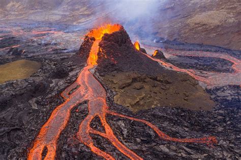 Photos: Up Close With Iceland’s Fagradalsfjall Volcano - The Atlantic