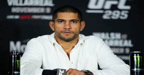 UFC Star Alex Pereira Details Split From Ex-Girlfriend, Reveals She Was ...