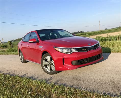 2017 Kia Optima Hybrid Review: What Buyers Need to Know