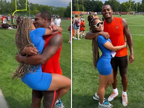 Deshaun Watson's GF Wraps Legs Around Quarterback At Browns Camp