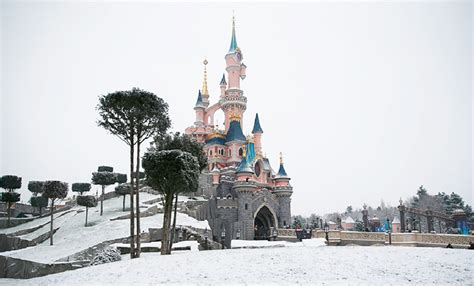 Disneyland Paris becomes a winter wonderland | Dispatches from Disney