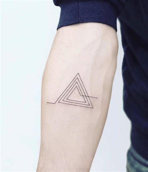 30 Minimalist Geometric Tattoos by Laura Martinez | TattooAdore