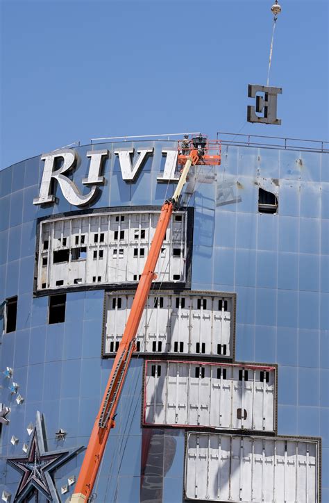 GALLERY | Continued demolition of the Riviera’s remaining structures | KSNV