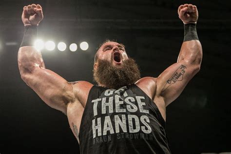 WWE Champion Braun Strowman Shows Off His Incredible Physique - EssentiallySports