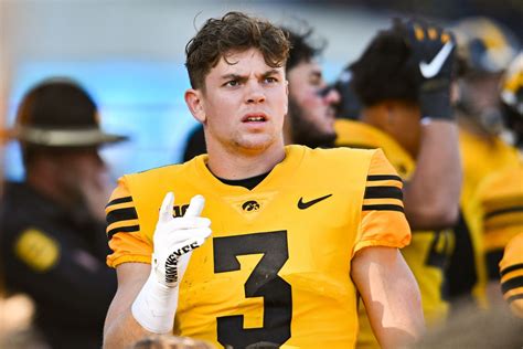 Iowa Football: Six things to observe during the Hawkeyes' bowl...