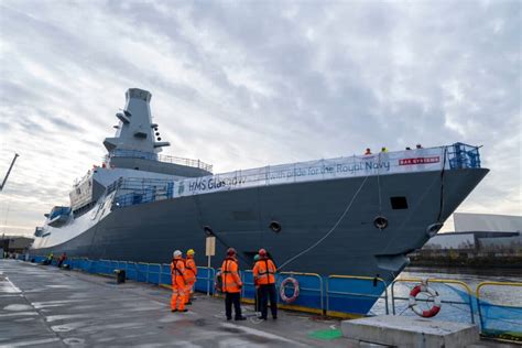 HMS Glasgow Enters Water for the First Time - Naval News