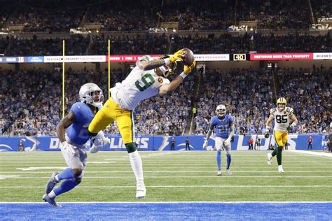 Packers defeat Lions in Thanksgiving Day opener - Los Angeles Times