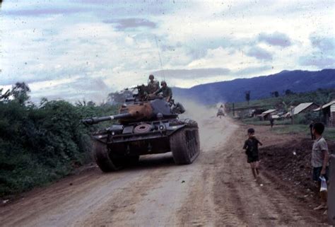 M41 Walker Bulldog | Vietnam war photos, Cold war military, Vietnam war