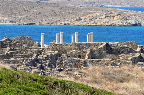 Atmospheric stay with views to the ‘open museum’ of Delos island