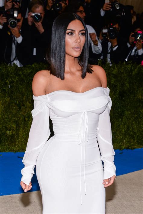 Kim Kardashian at MET Gala in New York 05/01/2017 • CelebMafia