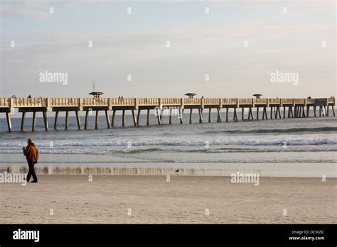 Jacksonville Beach Pier in Jacksonville Beach Florida Stock Photo - Alamy