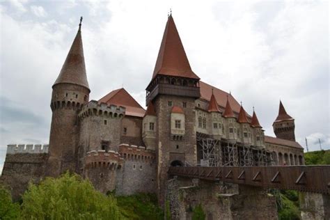 Travel planner: Hunedoara’s “fairy tale” castle is worth the trek or detour | Romania Insider