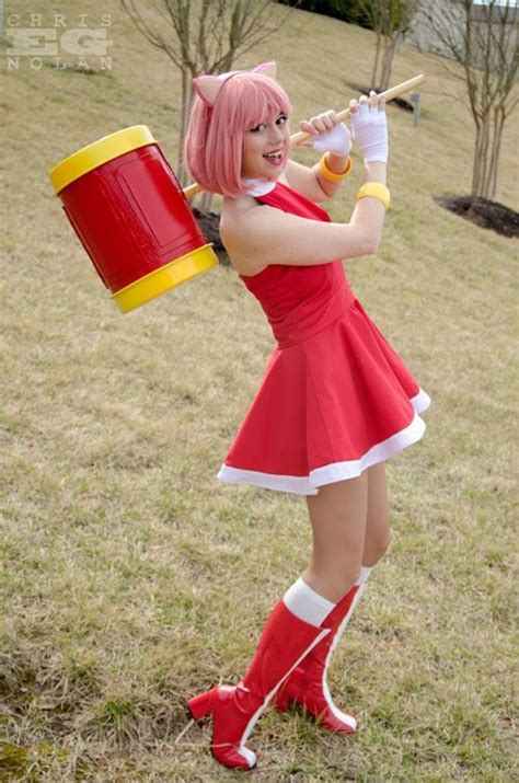 Amy Rose from Sonic the Hedgehog Cosplay | Sonic the hedgehog halloween costume, Sonic costume ...