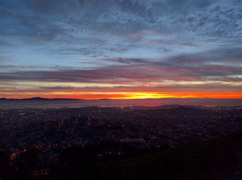 The view from Twin Peaks this AM • /r/sanfrancisco | Twin peaks, Views ...