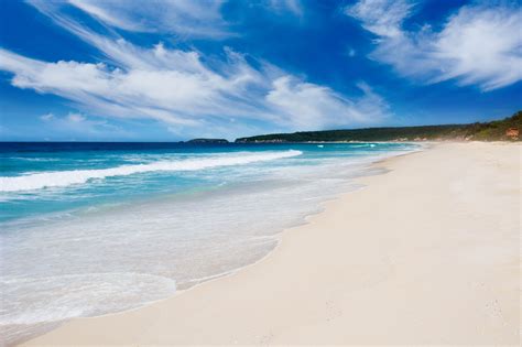 Best beaches to visit with your family over the holidays in Australia ...