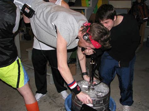 The 14 Most Creative Ways College Students Drink Beer | BusinessInsider ...