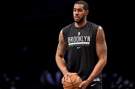 LaMarcus Aldridge announces NBA retirement after heart issue