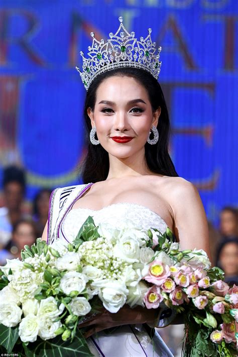 Thai model, 20, is crowned transgender beauty queen | Daily Mail Online